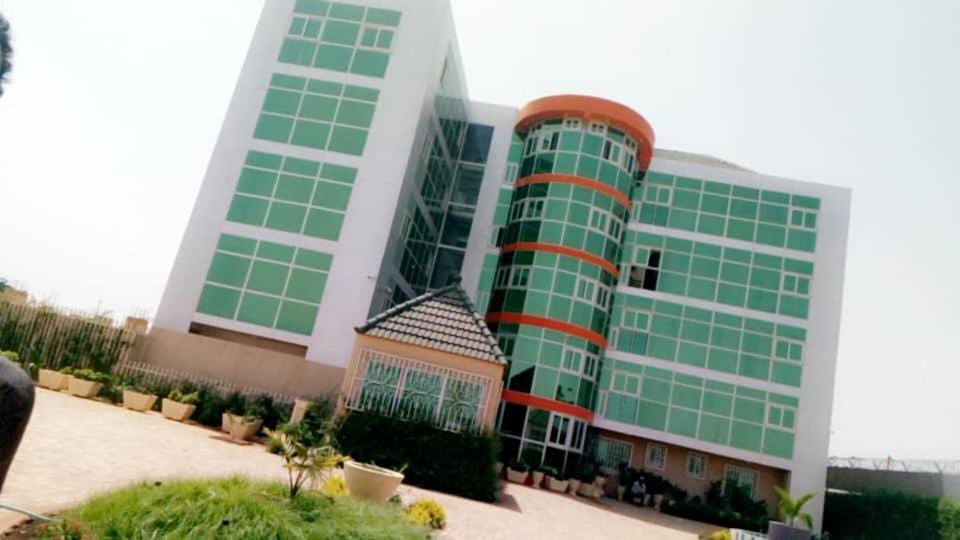 Hotel Univers 3 Aeroport Luxe Niamey Buitenkant foto