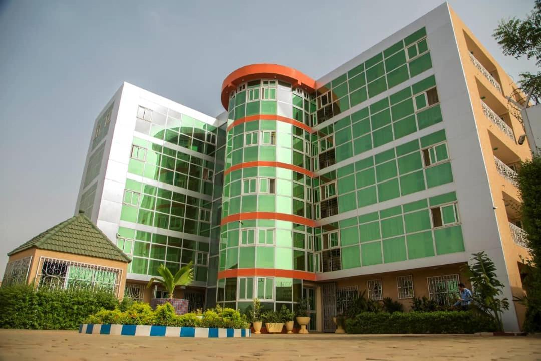 Hotel Univers 3 Aeroport Luxe Niamey Buitenkant foto