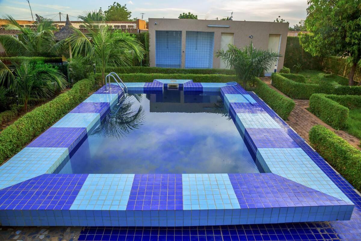 Hotel Univers 3 Aeroport Luxe Niamey Buitenkant foto
