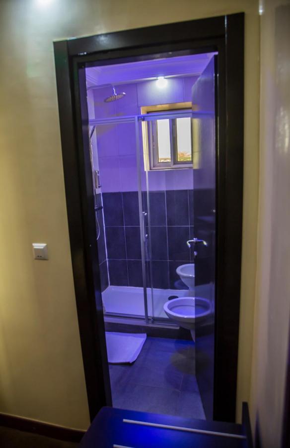 Hotel Univers 3 Aeroport Luxe Niamey Buitenkant foto